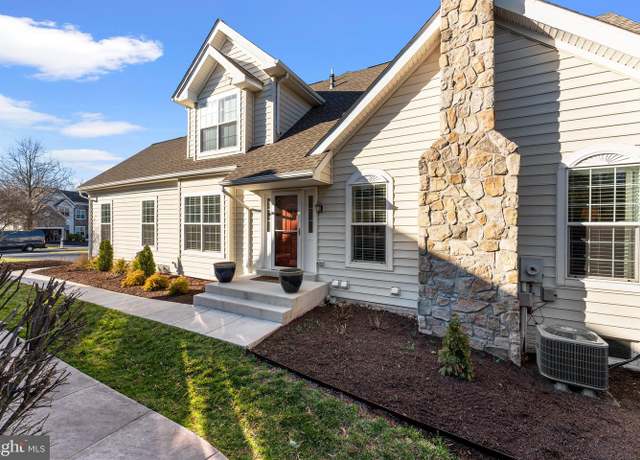 Property at 19880 Naples Lakes Ter, Ashburn, VA 20147, 3 beds, 2.5 baths