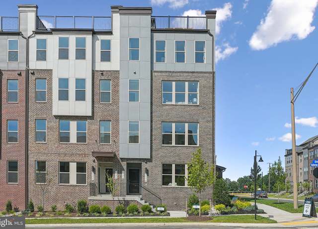 Property at 1712 Patriotic St, Dumfries, VA 22026, 2 beds, 2.5 baths