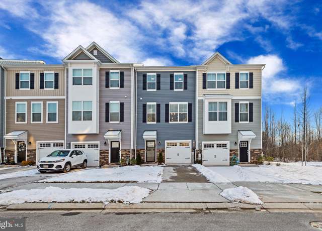 Property at 302 Top Cottage Ct, Essex, MD 21221, 4 beds, 3 baths
