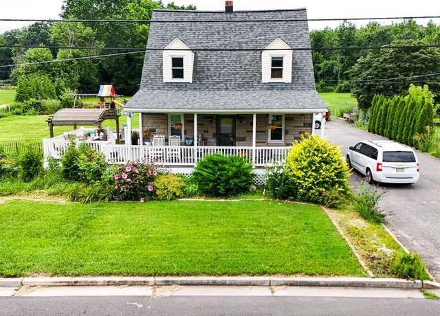 Property at 260 S Golfwood Ave, Carneys Point, NJ 08069, 3 beds, 1.5 baths