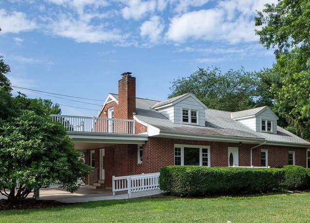 Property at 1239 W Trindle Rd, Mechanicsburg, PA 17055, 4 beds, 3 baths