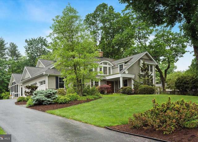 Property at 648 Spruce Ln, Berwyn, PA 19312, 5 beds, 5.5 baths