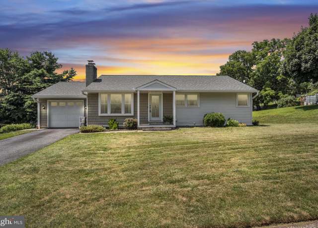 Property at 3 Riverview Dr, Middletown, PA 17057, 3 beds, 2 baths