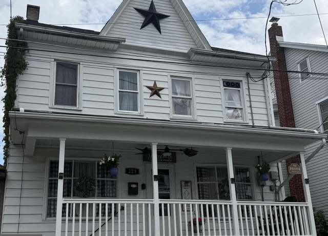 Property at 223 N Vine St, Shamokin, PA 17872, 4 beds, 2.5 baths