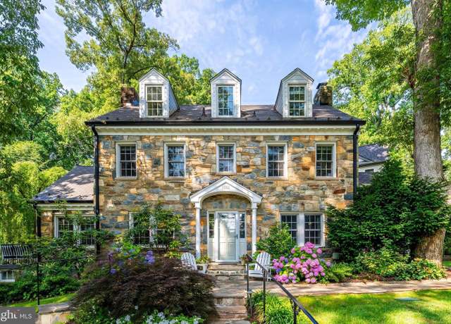Property at 3666 Military Rd, Arlington, VA 22207, 3 beds, 2.5 baths