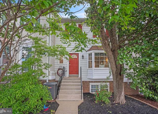 Property at 4113 Placid Lake Ct, Chantilly, VA 20151, 3 beds, 2.5 baths