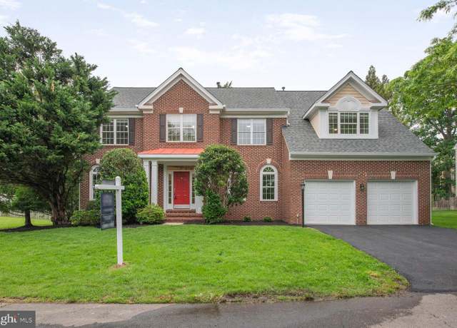 Property at 43512 Leyland Ln, Chantilly, VA 20152, 4 beds, 4.5 baths