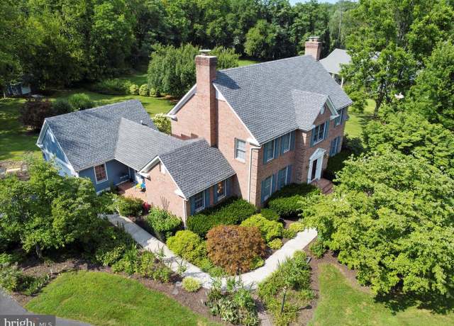 Property at 211 Heritage Dr, Shepherdstown, WV 25443, 4 beds, 3.5 baths