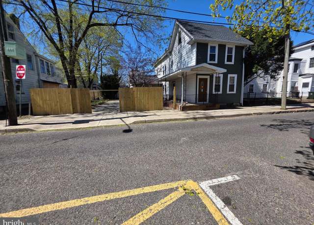 Property at 300 York St, Burlington, NJ 08016, 3 beds, 2 baths