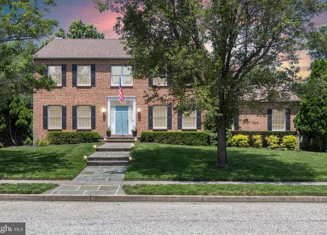 Property at 32 Daylily Dr, Mount Laurel, NJ 08054, 4 beds, 2.5 baths