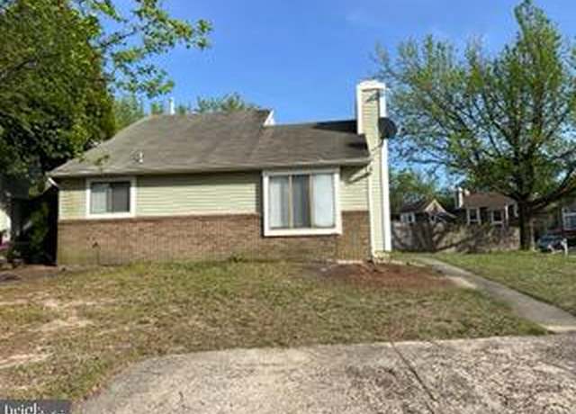 Property at 1 Hickory Ct, Sicklerville, NJ 08081, 2 beds, 2 baths