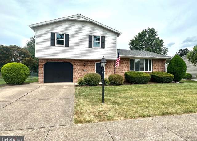 Property at 909 E Coover St, Mechanicsburg, PA 17055, 3 beds, 2.5 baths