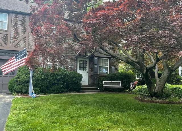 Property at 802 Kenwood Rd, Drexel Hill, PA 19026, 3 beds, 1.5 baths