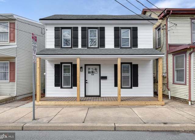 Property at 439-E E High St, Elizabethtown, PA 17022, 3 beds, 3 baths