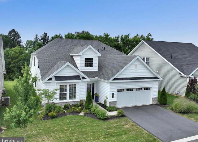 Property at 140 Honor Dr, East Petersburg, PA 17520, 3 beds, 3 baths