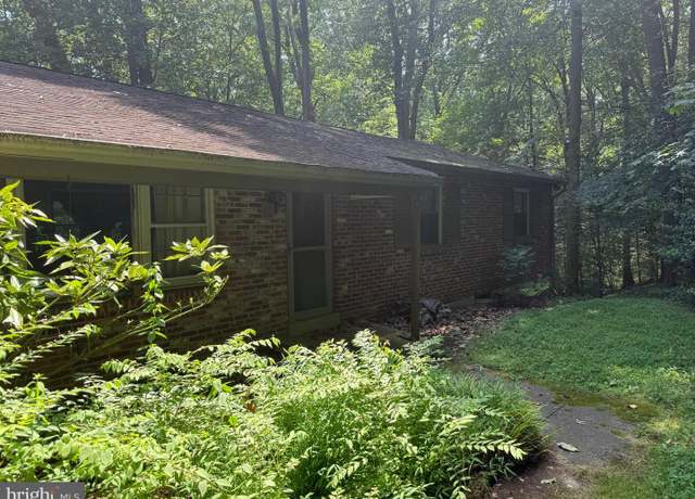 Property at 971 Stevens Ln, Wayne, PA 19087, 4 beds, 3 baths