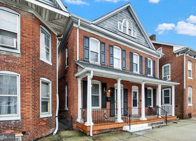 Property at 531-1/2 York St, Hanover, PA 17331, 3 beds, 1.5 baths