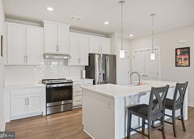 Property at 12880 Mosaic Park Way Unit 1-J, Herndon, VA 20171, 2 beds, 2 baths