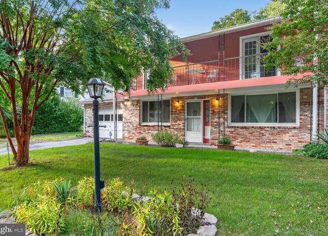 Property at 19007 Red Oak Ln, Triangle, VA 22172, 4 beds, 2 baths