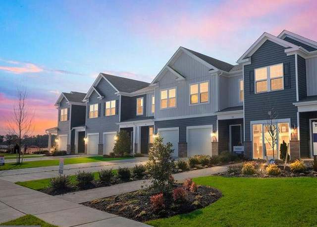 Property at 222 Hermosa Dr, Egg Harbor Township, NJ 08234, 3 beds, 2.5 baths
