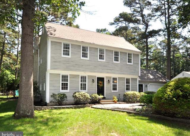 Property at 7 Scarlet Oak Mews, Medford, NJ 08055, 5 beds, 2.5 baths