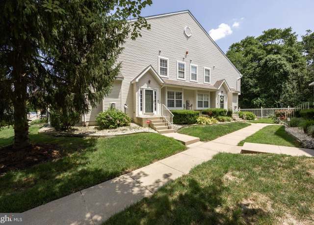 Property at 1102 Tanglewood Dr, Sicklerville, NJ 08081, 3 beds, 2.5 baths