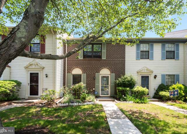 Property at 101 Pear Tree Ln, Franklin Park, NJ 08823, 2 beds, 2.5 baths