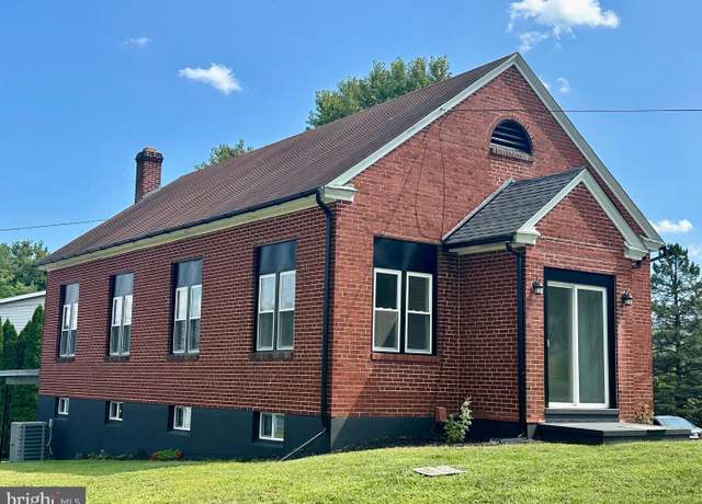 Property at 227 Montrose Blvd, Reading, PA 19607, 4 beds, 1.5 baths