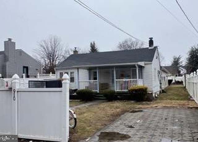 Property at 910 Magnolia Ave, Croydon, PA 19021, 4 beds, 2 baths