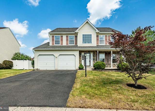 Property at 1221 Meadow Brook Dr, Quakertown, PA 18951, 4 beds, 3.5 baths
