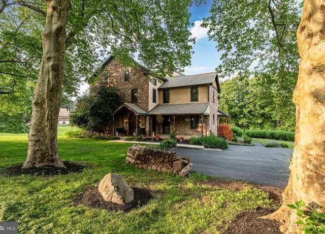 Property at 53 Woods Ln, Pottstown, PA 19465, 5 beds, 2.5 baths