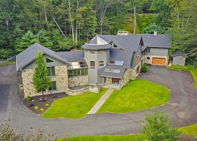 Property at 386 Camelback Rd, Tannersville, PA 18372, 6 beds, 5 baths
