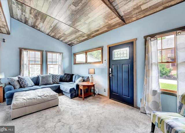 Property at 29 S Rockburn St, York, PA 17402, 3 beds, 1.5 baths