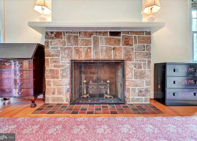 Property at 29 S Rockburn St, York, PA 17402, 3 beds, 1.5 baths