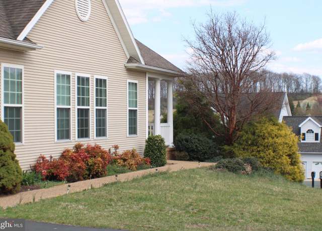 Property at 173 Heather Ln, Staunton, VA 24401, 3 beds, 3 baths