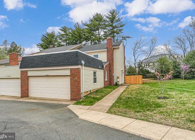 Property at 726 Hunter Ct SW, Vienna, VA 22180, 4 beds, 3 baths