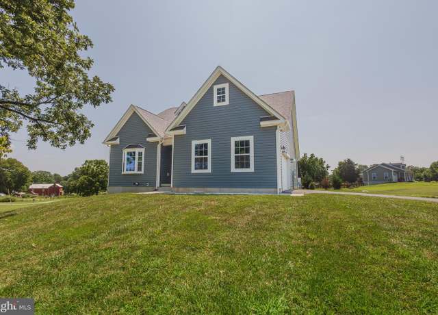 Property at 4858 Greensburg Rd, Martinsburg, WV 25404, 3 beds, 2.5 baths