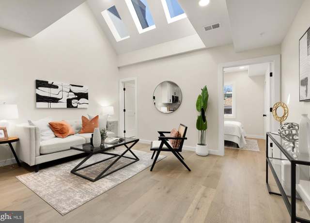 Property at 2606 41st St NW #6, Washington, DC 20007, 2 beds, 2 baths