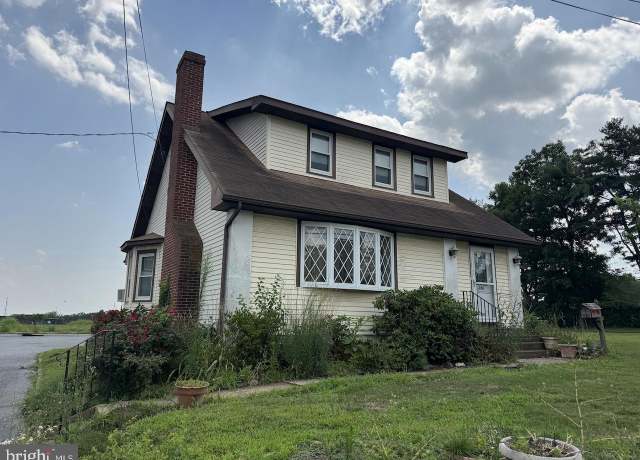Property at 108 Middleboro Rd, Wilmington, DE 19804, 3 beds, 1 bath