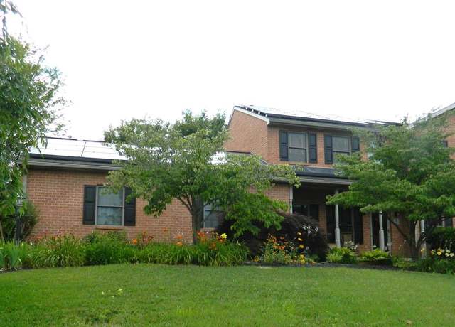 Property at 208 Montclair Ct, Hagerstown, MD 21742, 3 beds, 3.5 baths