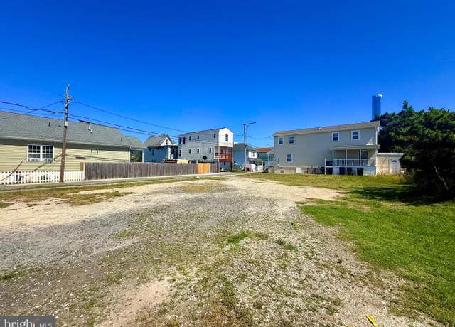 Property at 131 N Congress Ave, Atlantic City, NJ 08401, 3 beds, 2.5 baths