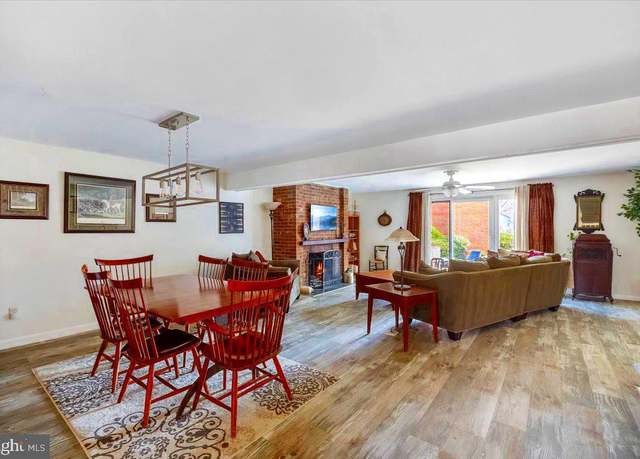 Property at 8 W Close, Moorestown, NJ 08057, 3 beds, 2.5 baths