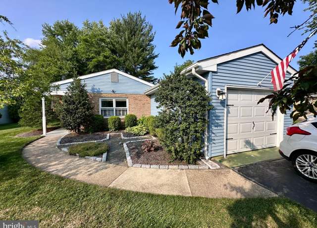 Property at 6 Picardy Pl, Southampton, NJ 08088, 2 beds, 1 bath