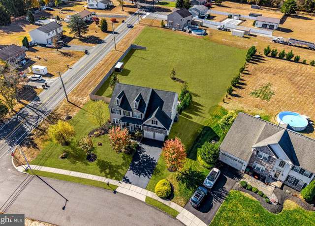 Property at 101 Curcio Ln, Hammonton, NJ 08037, 4 beds, 2.5 baths