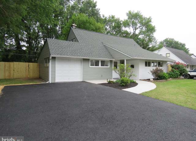 Property at 116 Hollow Rd, Levittown, PA 19056, 4 beds, 2 baths