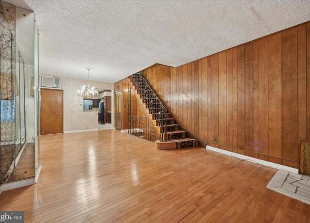 Property at 2630 S 12th St, Philadelphia, PA 19148, 3 beds, 1.5 baths