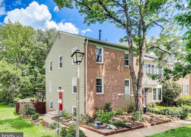 Property at 5518 Kendrick Ln, Burke, VA 22015, 4 beds, 3.5 baths