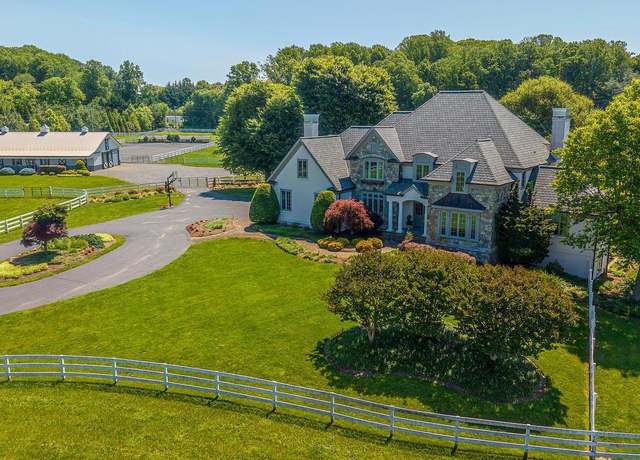 Property at 6501 Clifton Rd, Clifton, VA 20124, 5 beds, 4.5 baths