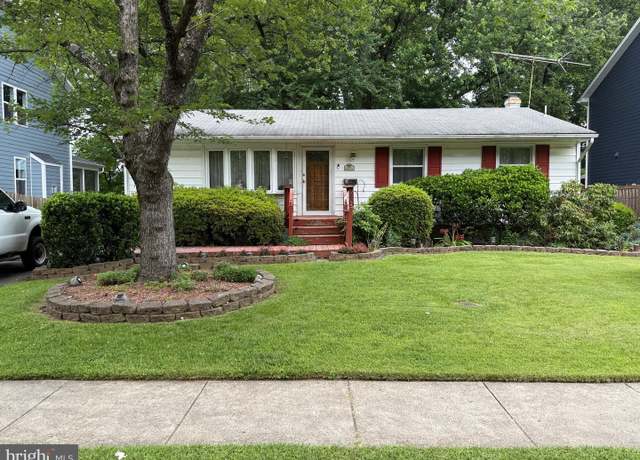 Property at 1104 Ware St SW, Vienna, VA 22180, 3 beds, 2 baths