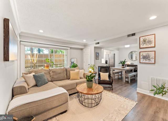 Property at 124 Fort Evans Rd SE Unit B, Leesburg, VA 20175, 3 beds, 2 baths